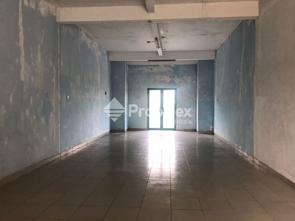 Ruko di Srondol Banyumanik Semarang Sangat Strategis Cocok untuk segala usaha